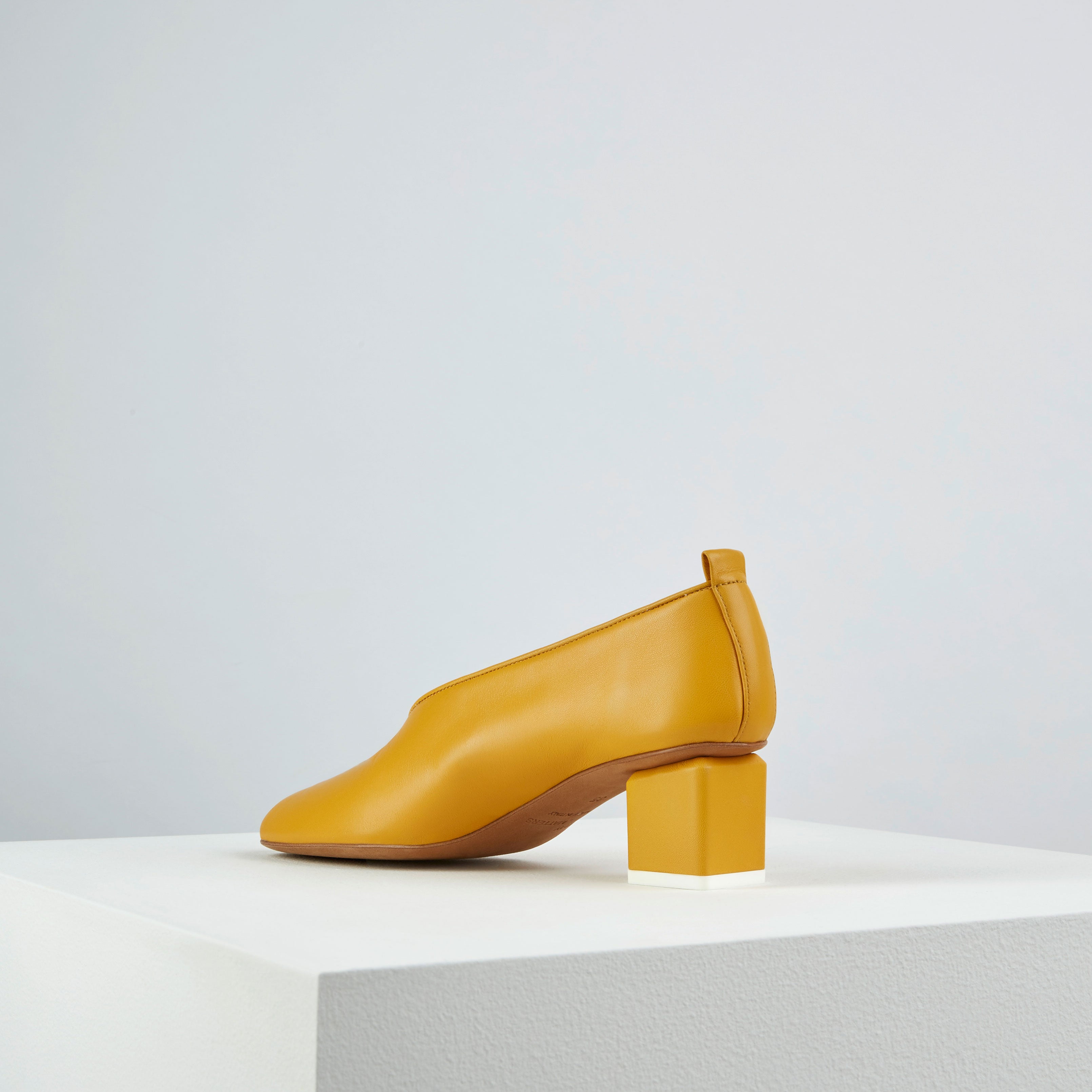 MILDRED圆头中跟鞋 黄色