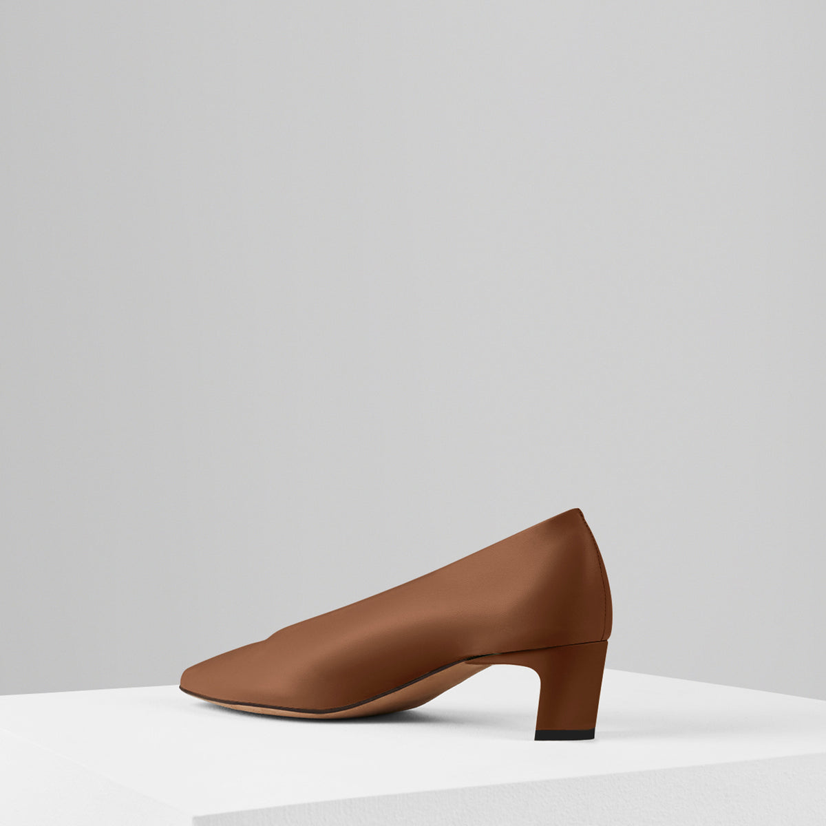 Load image into Gallery viewer, Clara Pumps in Cacao