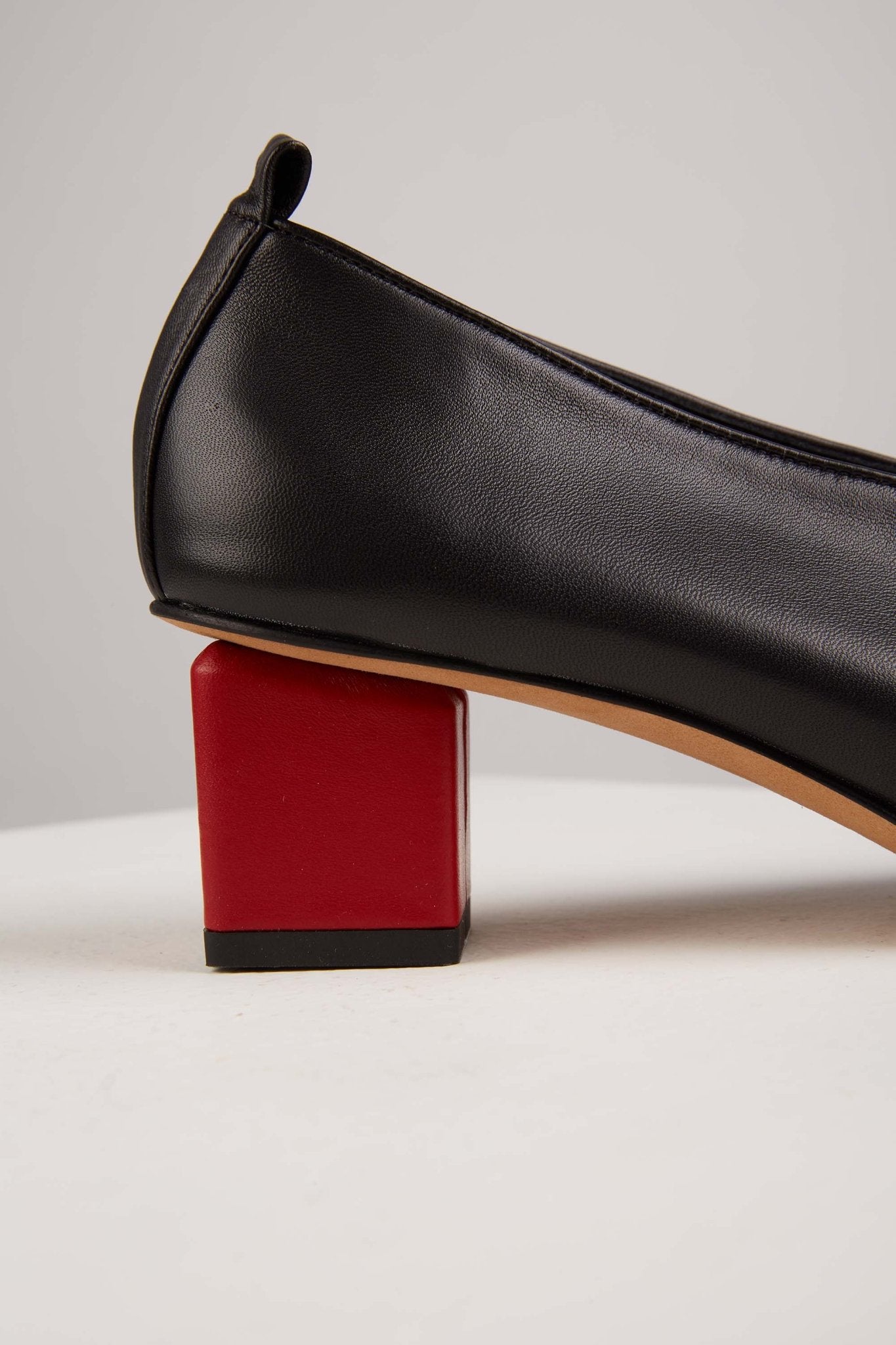 Mildred Classic in Nero Rosso - MILC2