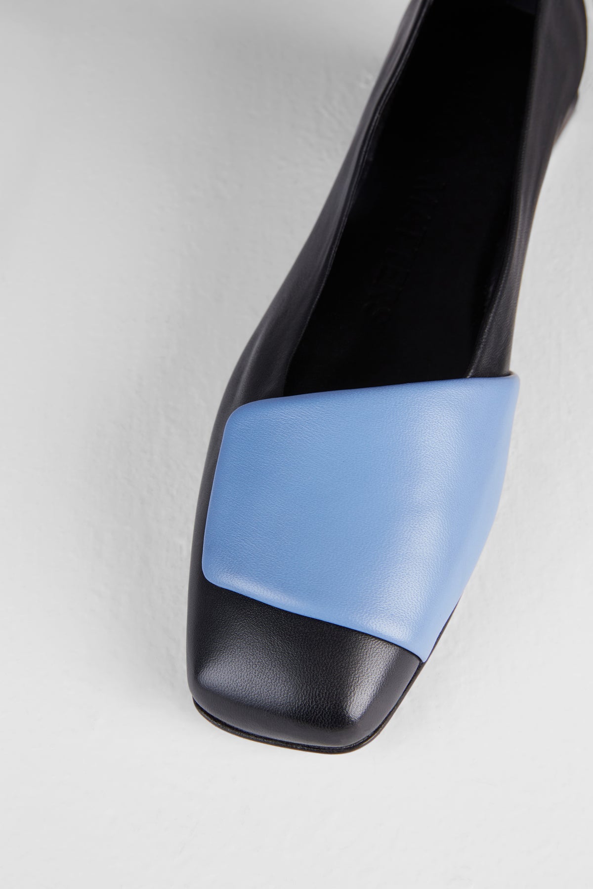 NUVOLA FLATS IN NERO PERVINCA