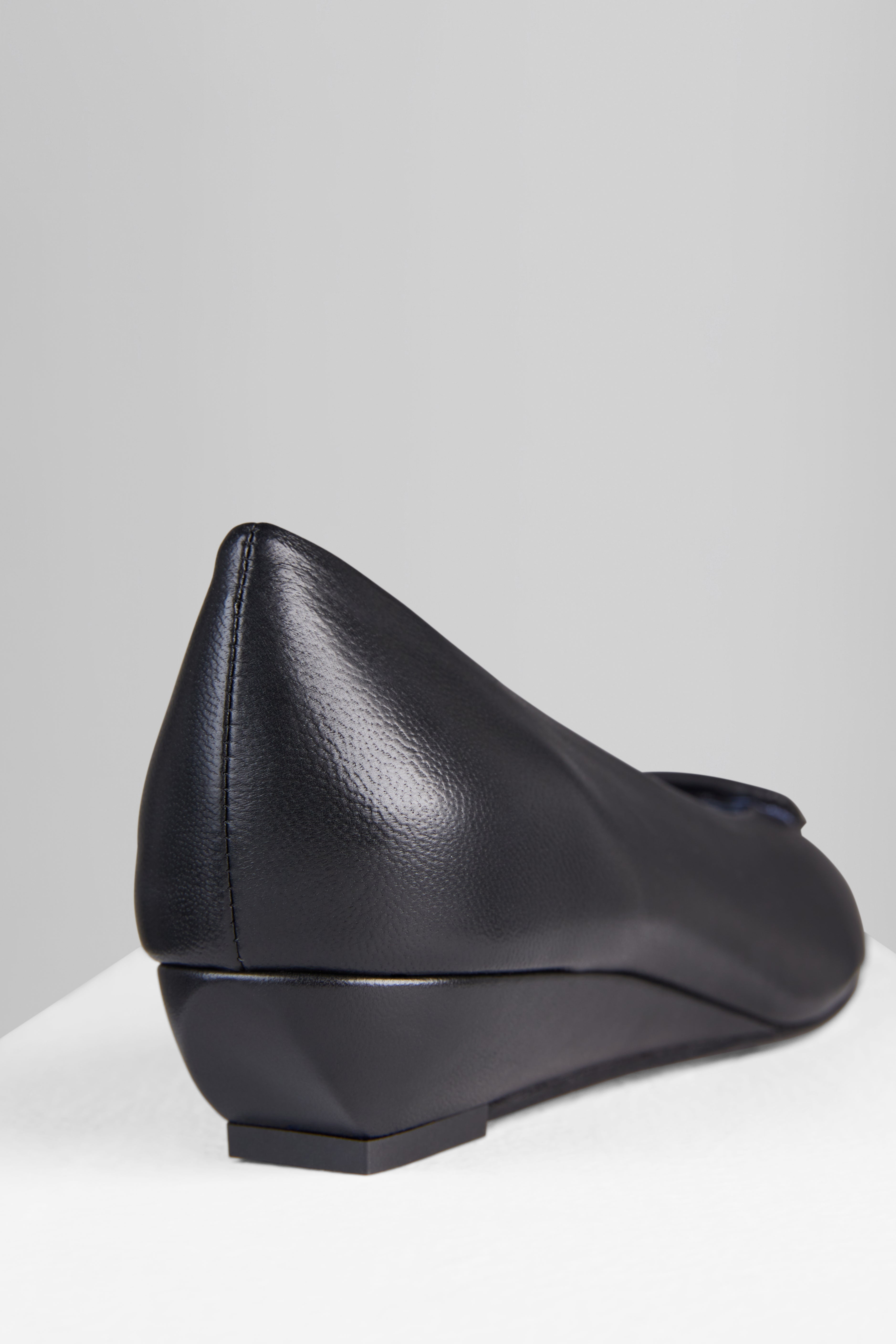 NUVOLA PUMPS IN NERO