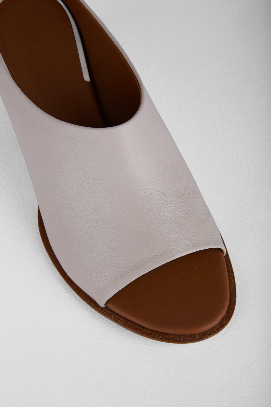 Load image into Gallery viewer, Egg Sandals in Cera