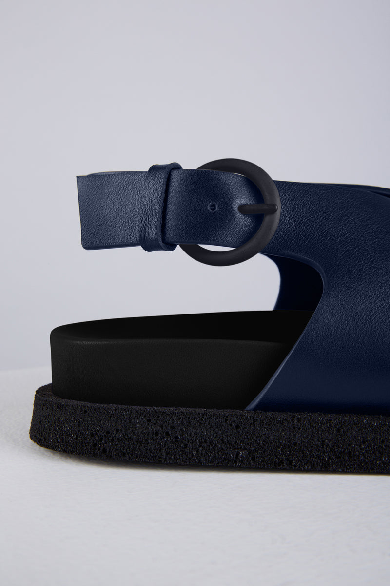 Load image into Gallery viewer, Nervi Fussbett Slingback in Midnight