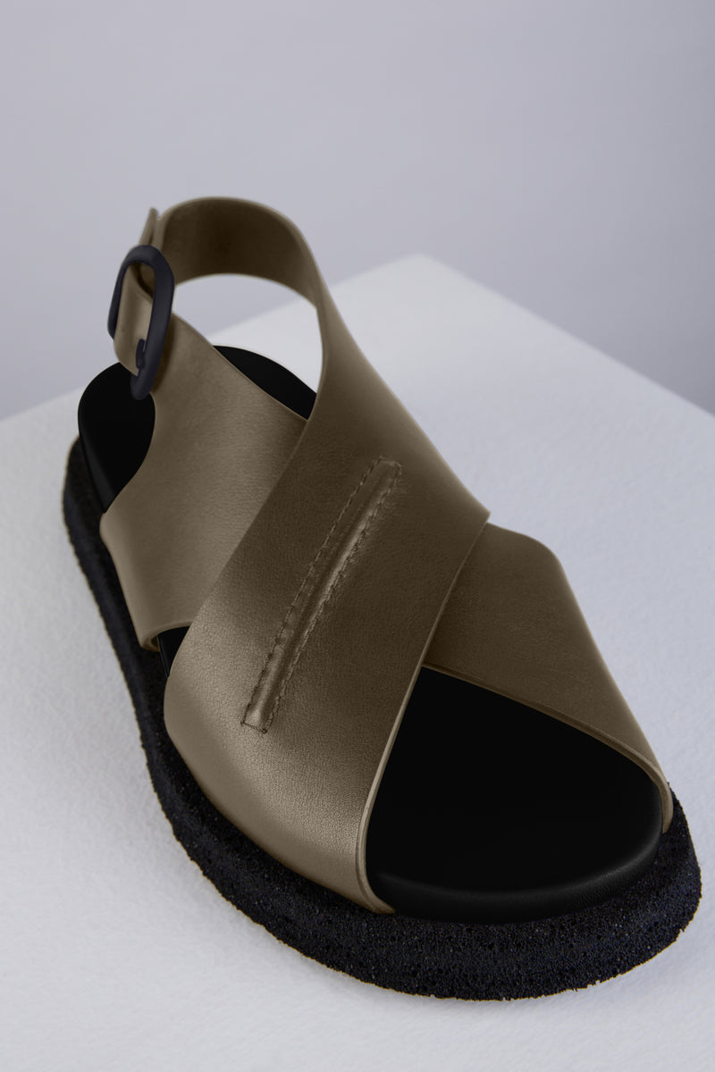 Load image into Gallery viewer, NERVI FUSSBETT SLINGBACKS IN VERDE MILITARE
