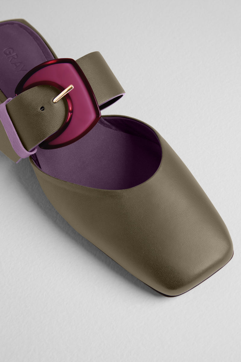 Load image into Gallery viewer, Rebecca Flat Mules in Verde