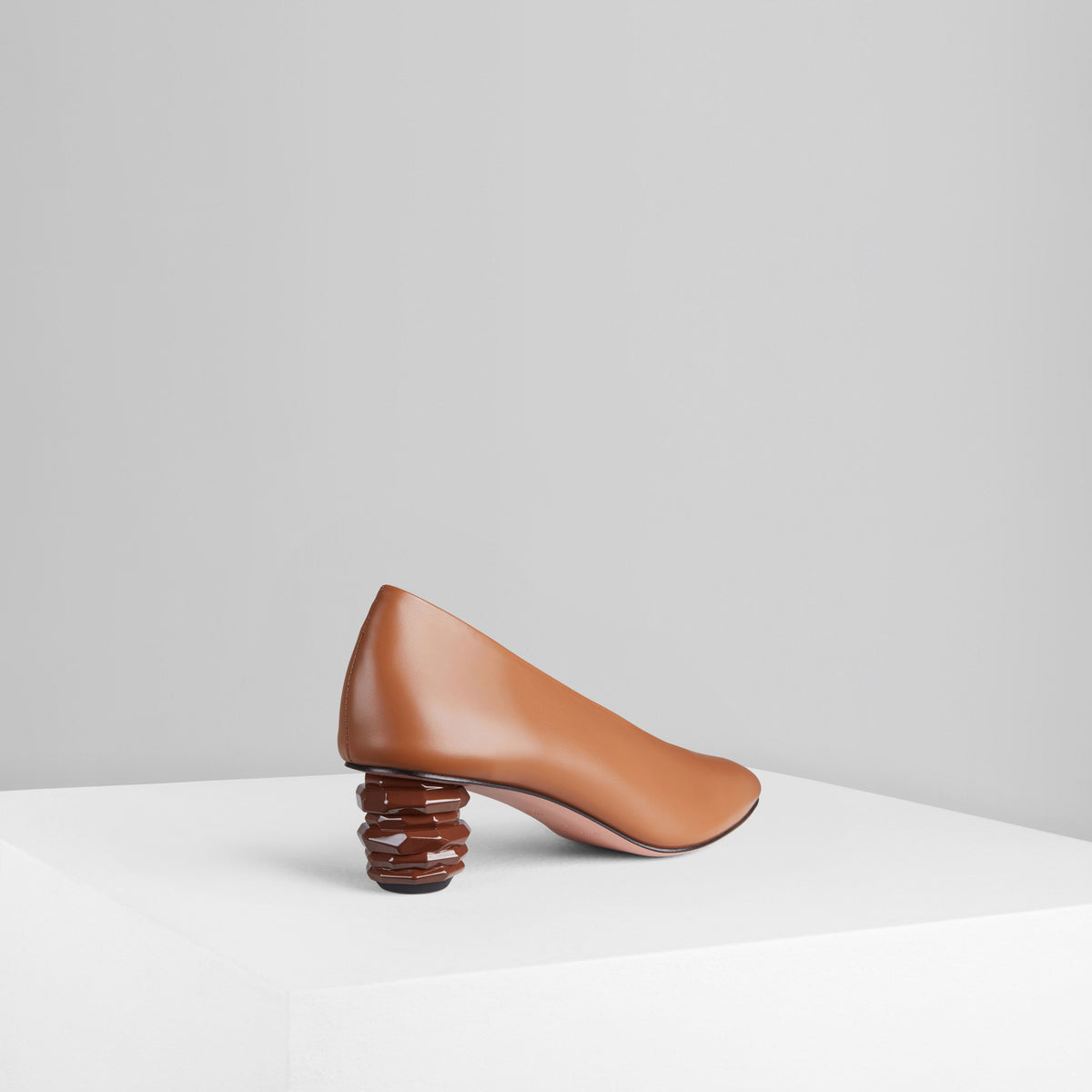 Gemma Pumps in Cacao
