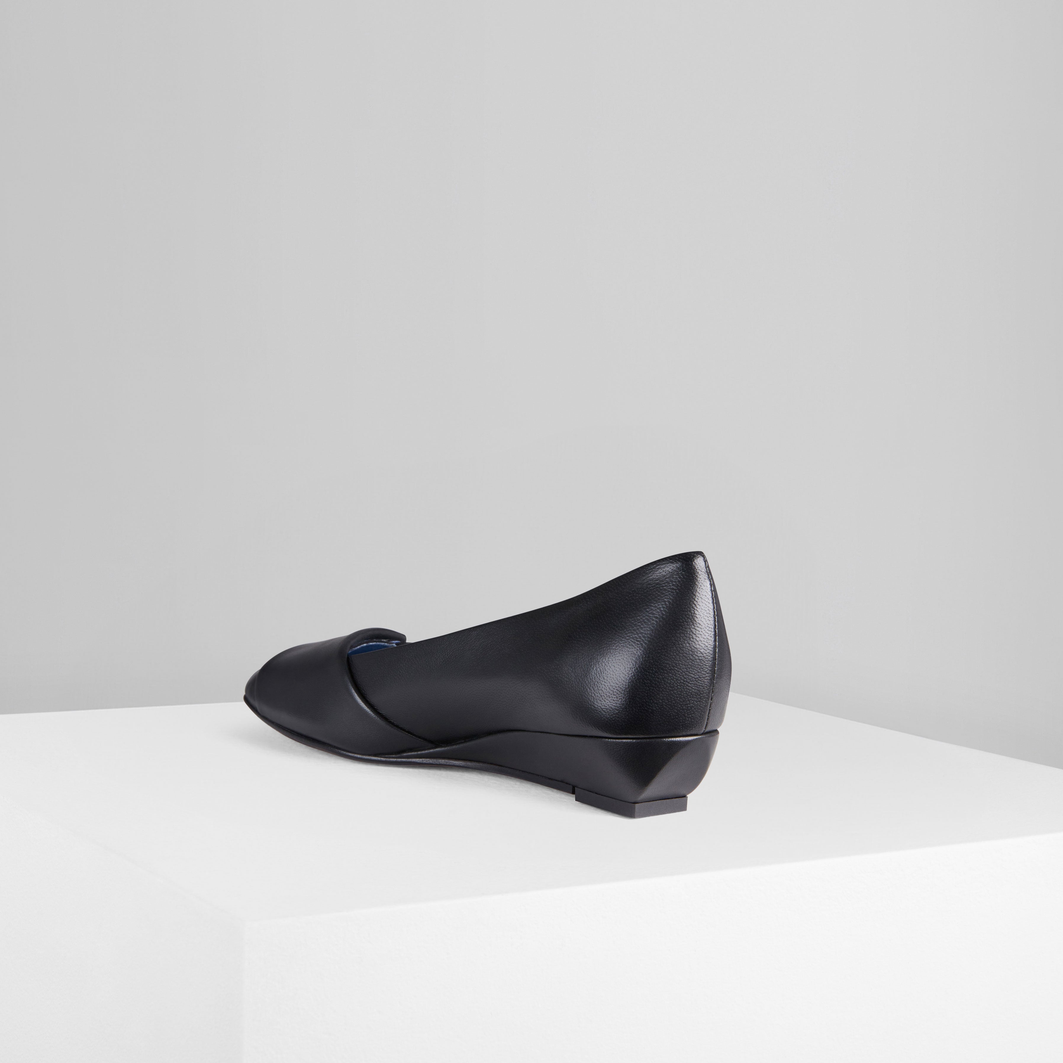 NUVOLA PUMPS IN NERO