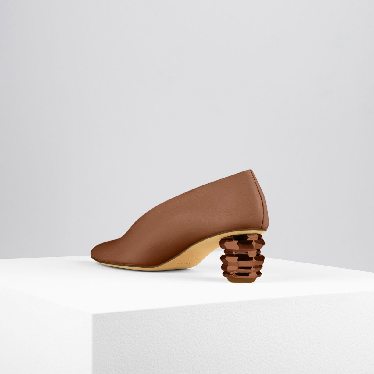 Load image into Gallery viewer, Gemma Pumps in Cacao