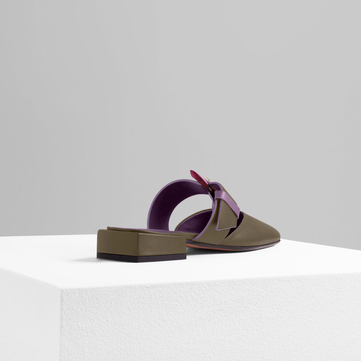 Load image into Gallery viewer, Rebecca Flat Mules in Verde