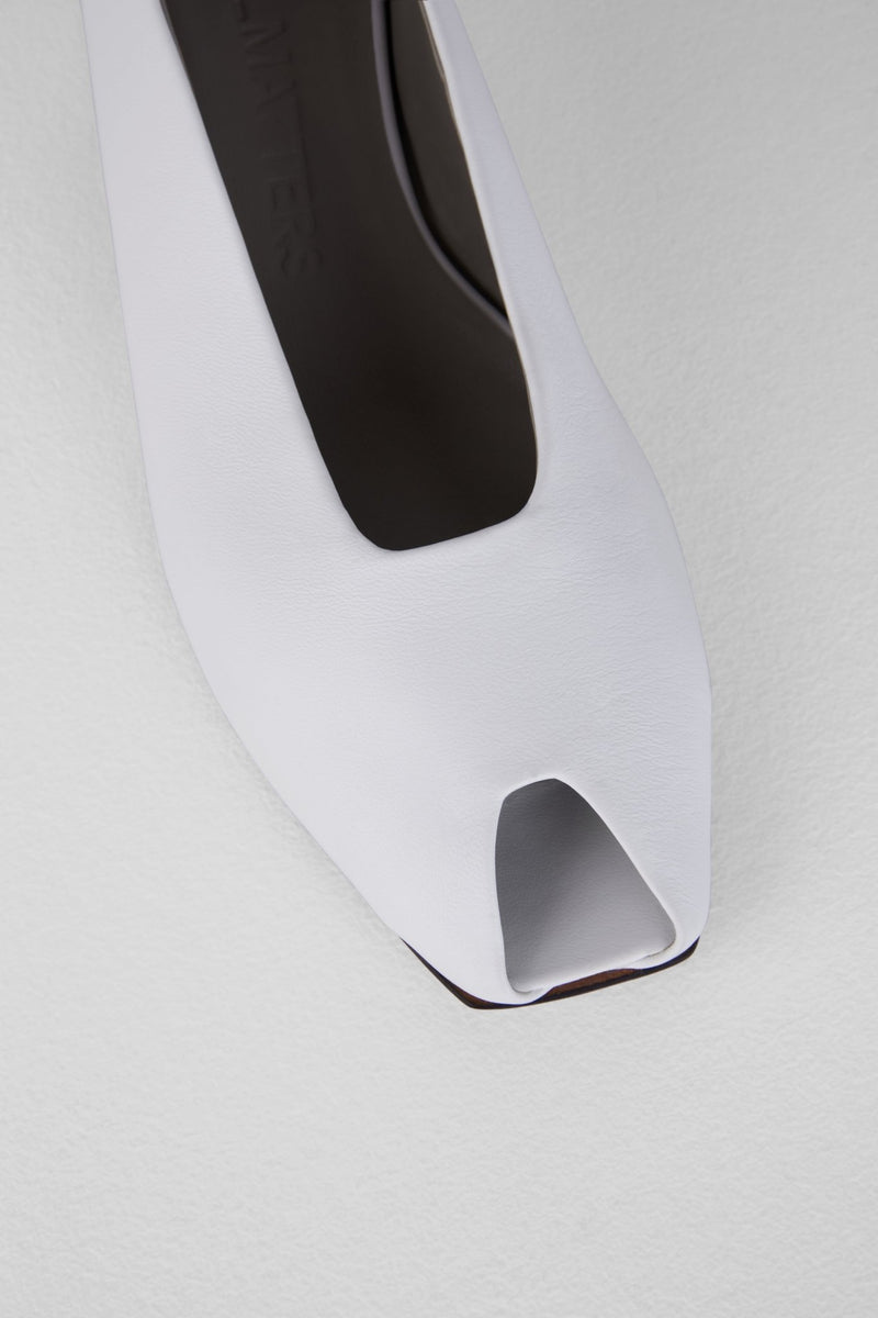 Load image into Gallery viewer, Buco Flats in Bianco - BUCF2