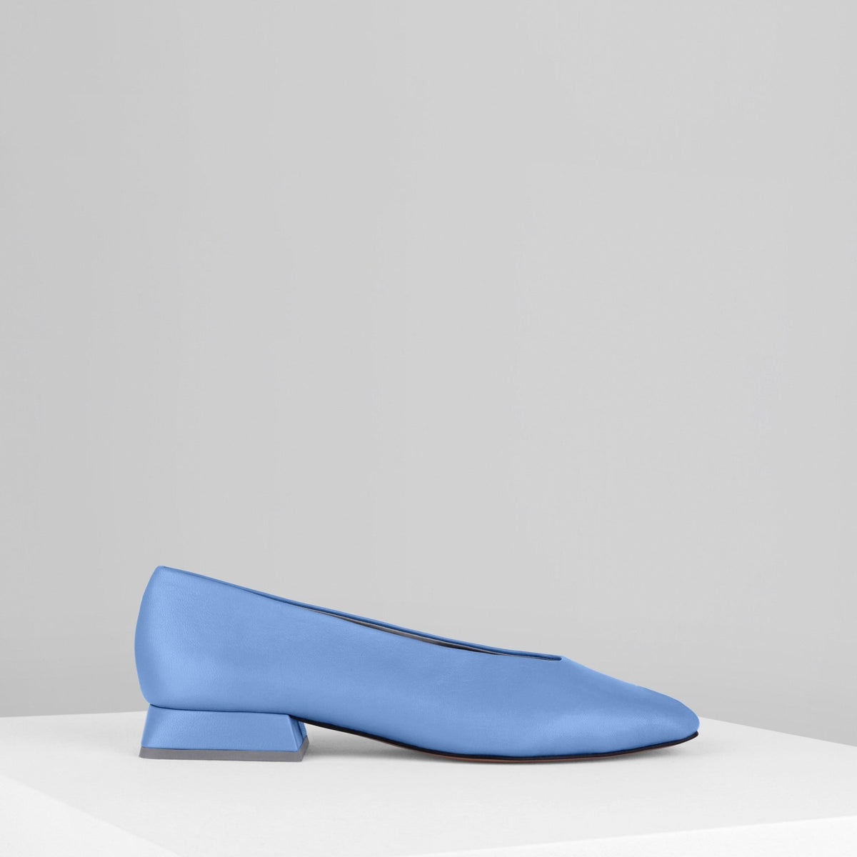 Load image into Gallery viewer, Buco Flats in Pervinca - BUCF1