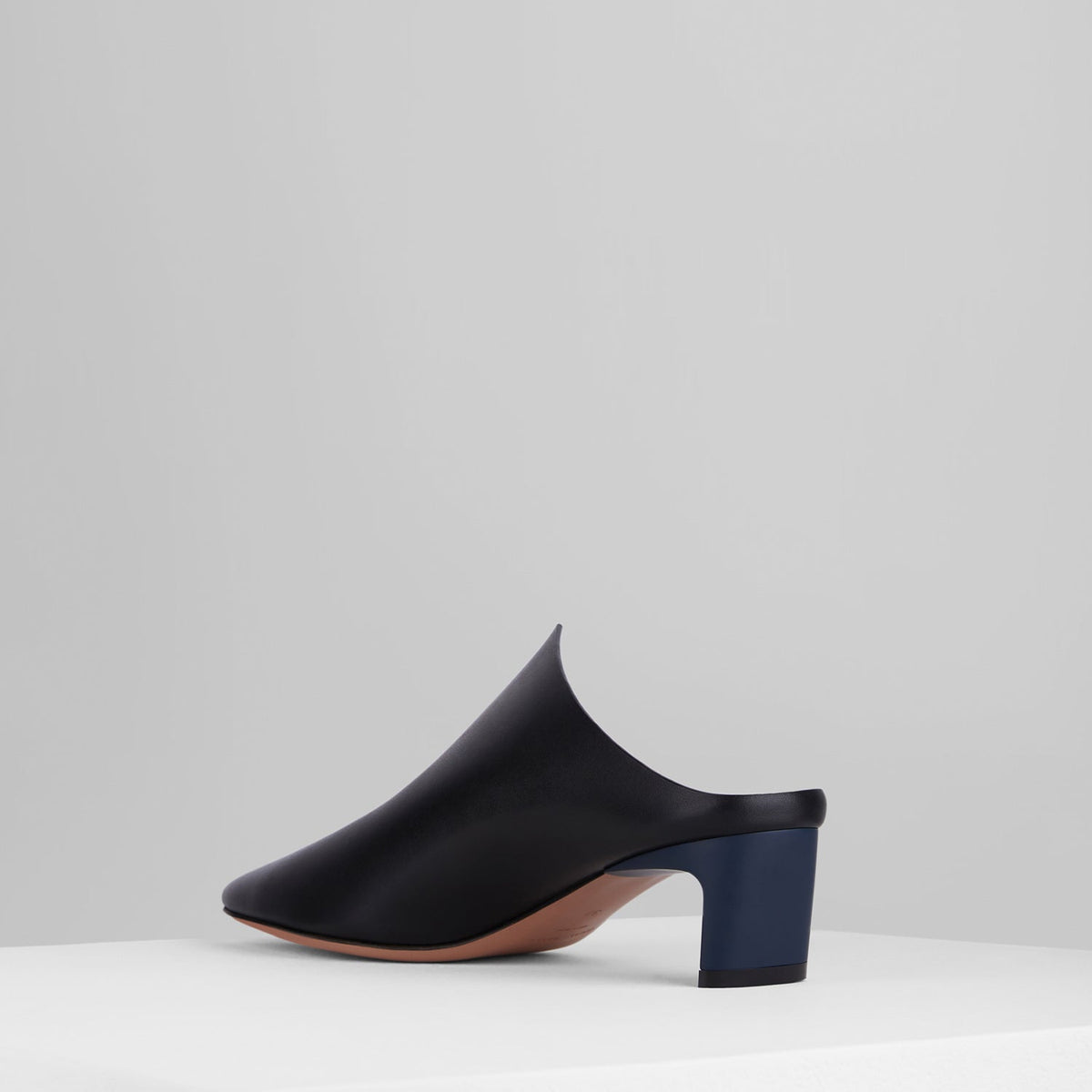 Load image into Gallery viewer, Canvas Mules in Nero Midnight - CANVM4