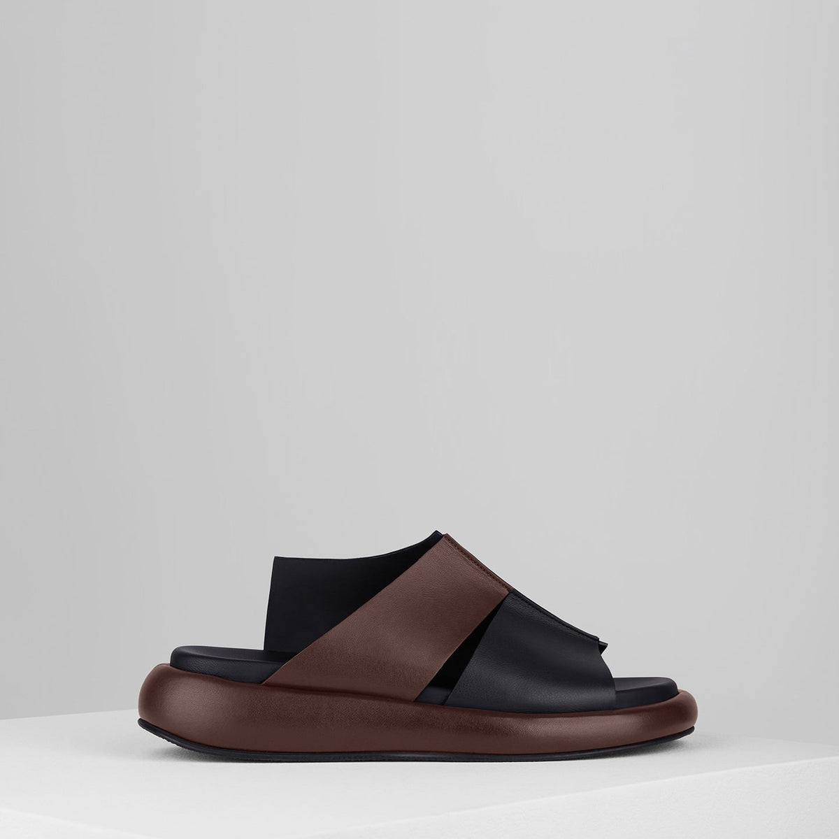 Carica l'immagine nel visualizzatore di Gallery, Ciambella Sandals in Nero Bruciato - CIAMBS3