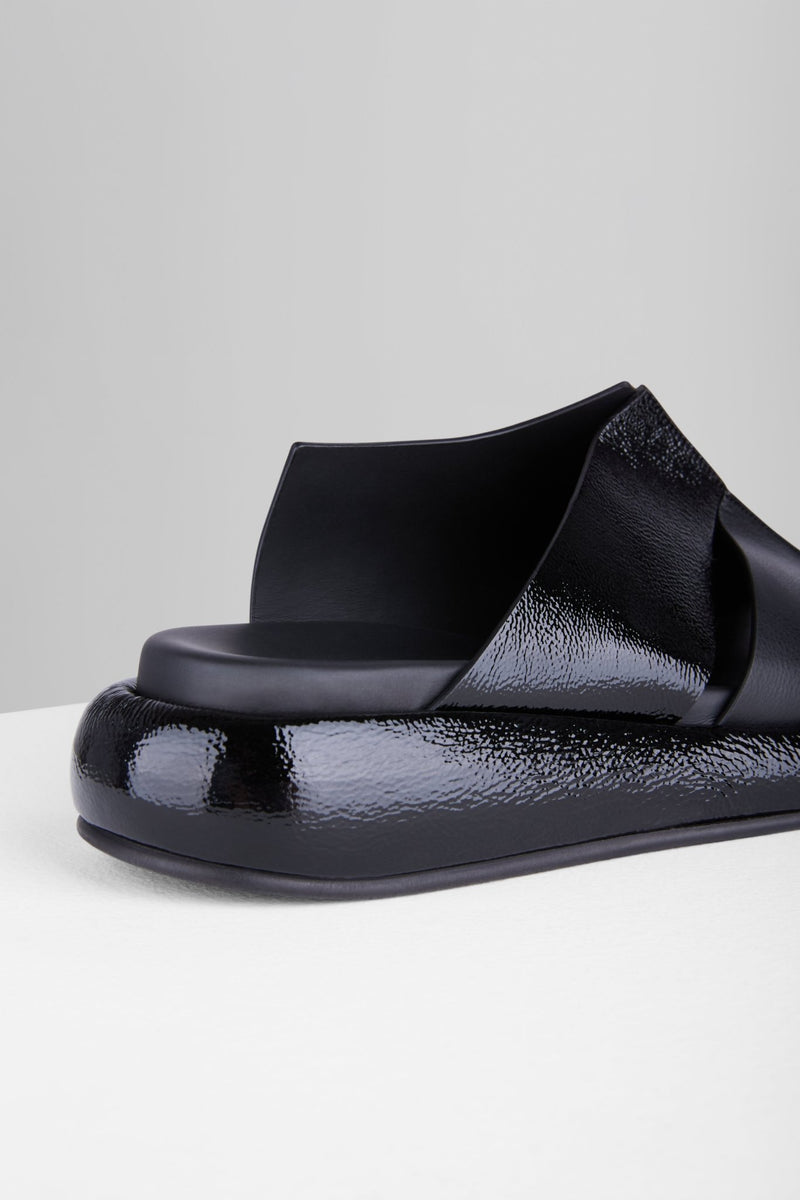 Charger l'image dans la galerie, Ciambella Sandals in Nero Vernice - CIAMBS1