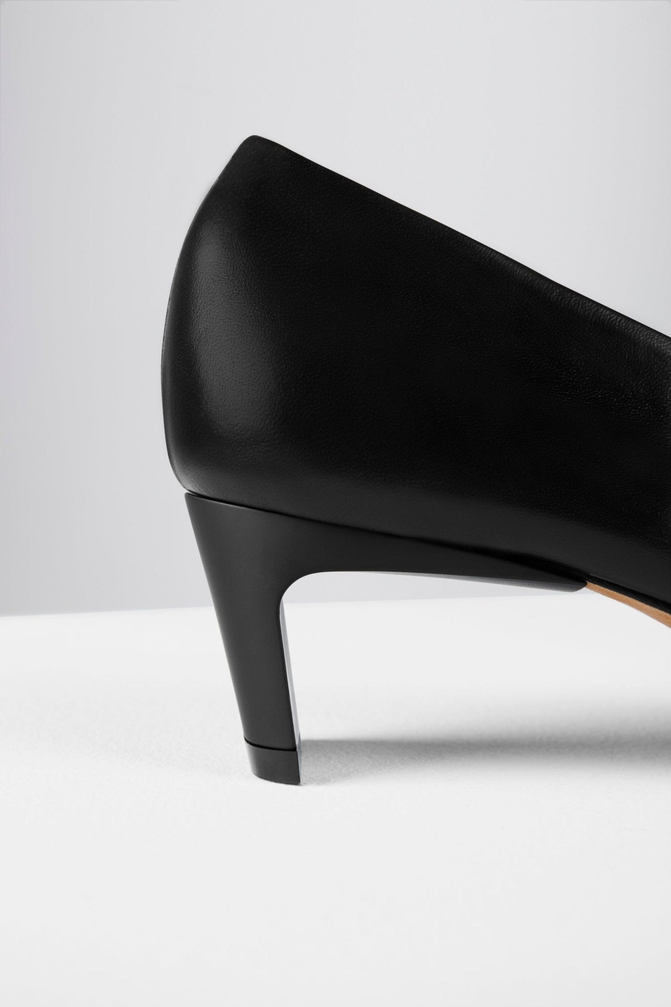 Clara Pumps in Nero - CLARS02