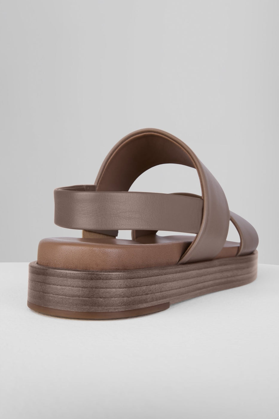 Load image into Gallery viewer, Diagonale Flatforms in Taupe - DIAGSB2