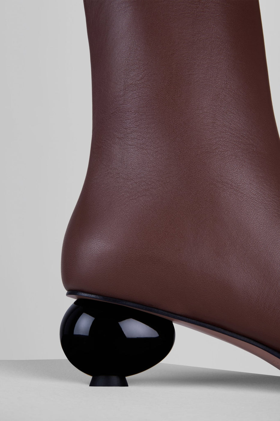 Load image into Gallery viewer, Egg Boots in Bruciato Nero - DEGGB2