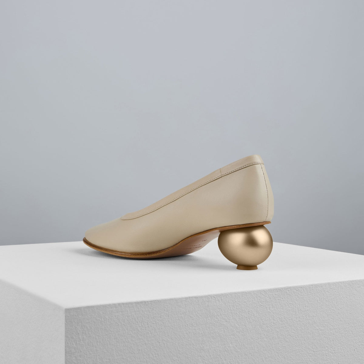 Egg Pumps in Cera - DEGGP6