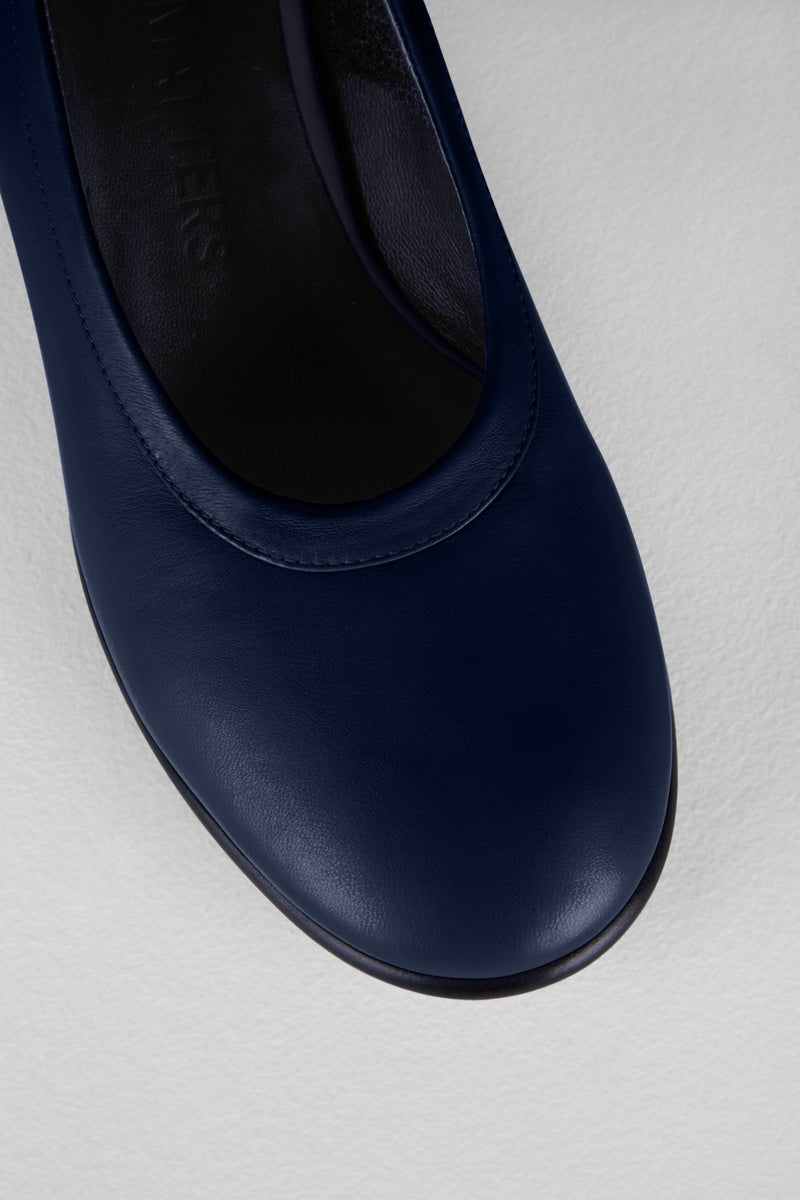 Load image into Gallery viewer, Egg Pumps in Midnight - DEGGP7