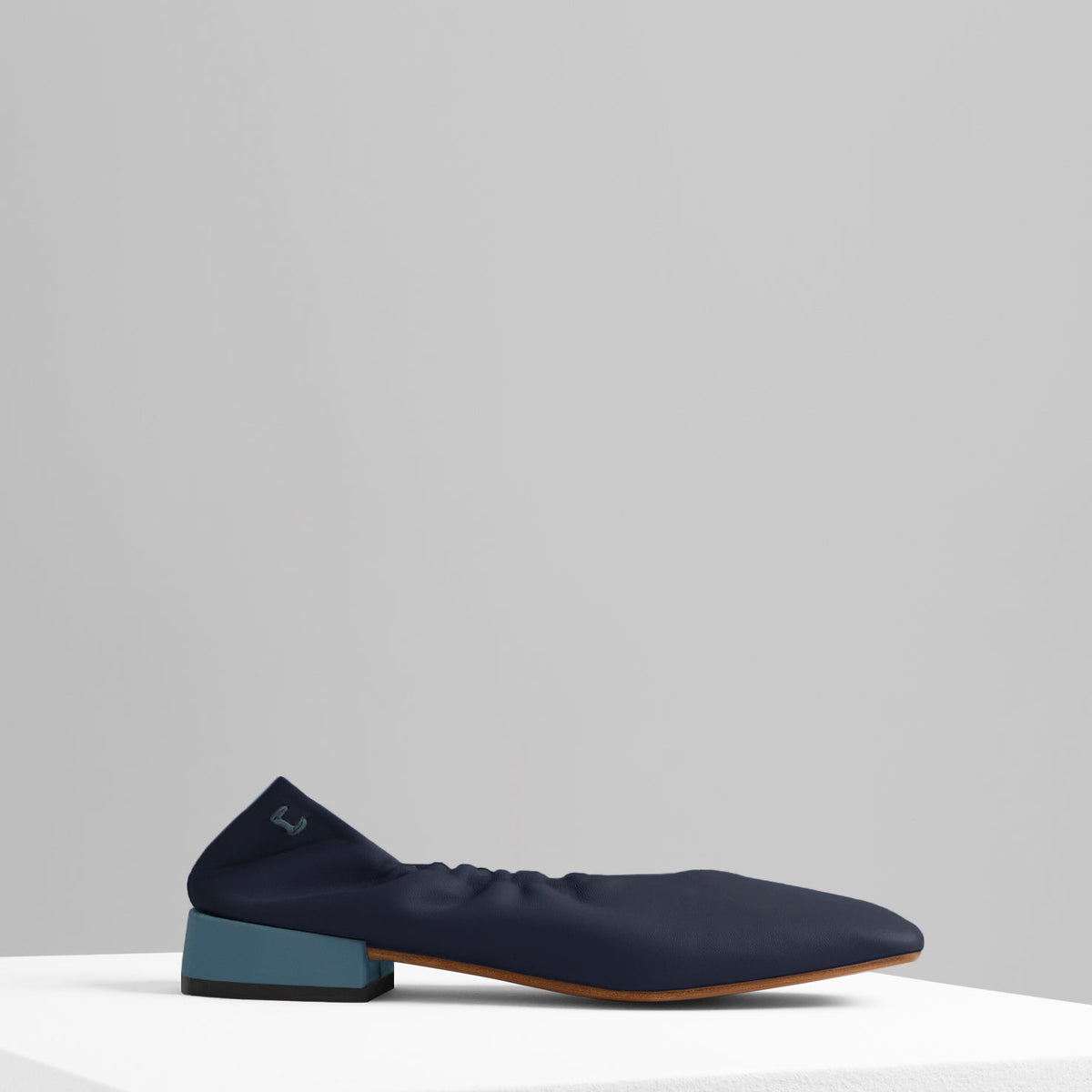 Gio Flats in Midnight - GIOF5