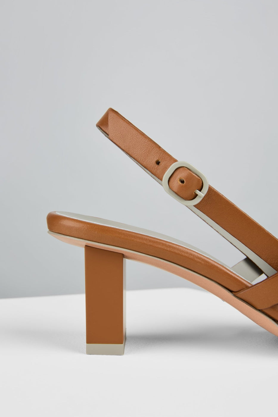 Load image into Gallery viewer, Incroci Sandals in Cacao - INCHS2