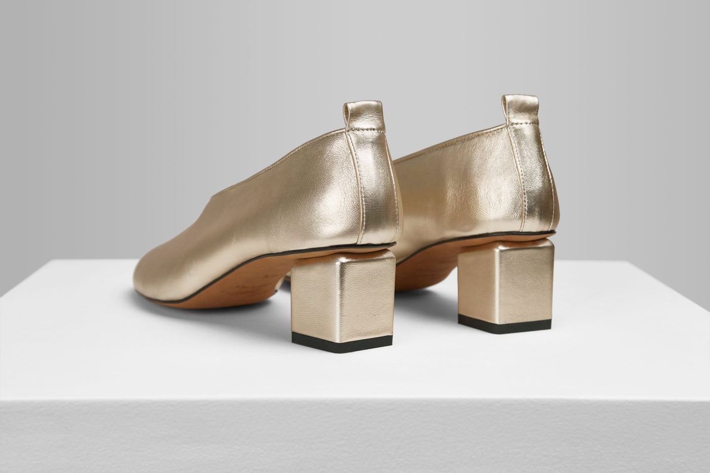 Load image into Gallery viewer, Mildred Classic in Oro - MILC22