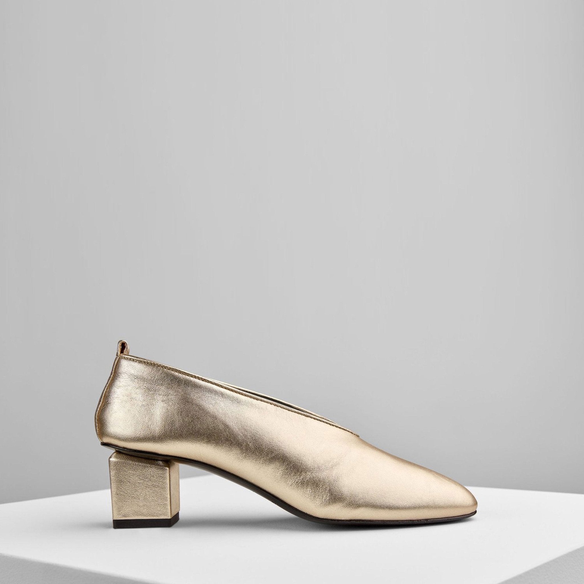 GRAY MATTERS | Mildred Classic in Oro | Women's Designer Shoes 38 GRAY MATTERS | Mildred Classic in Oro | Women's Designer Shoes 38