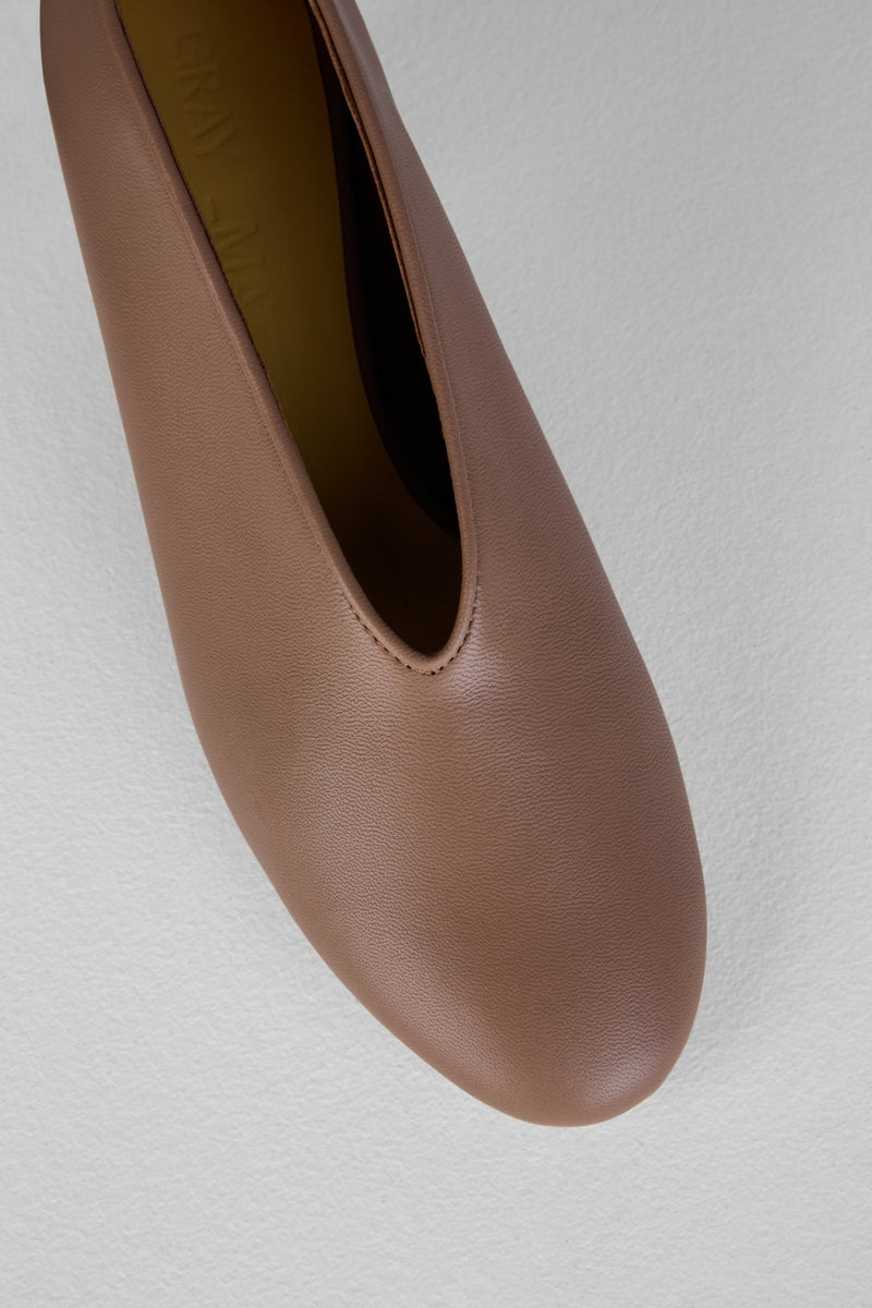 Load image into Gallery viewer, Mildred Classic in Taupe Sole - MILC87