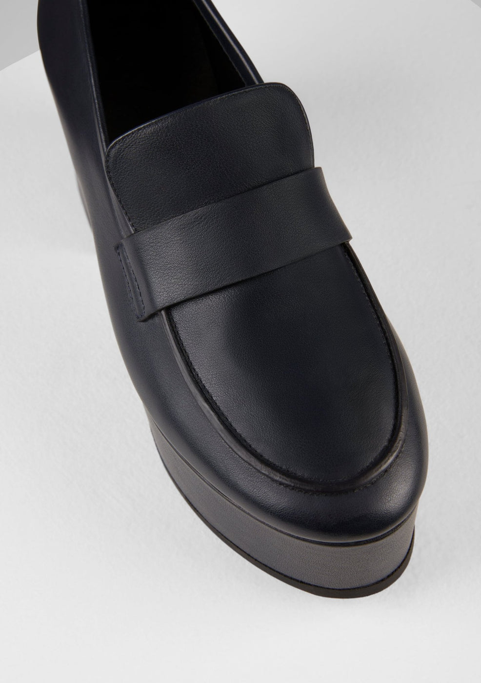 Load image into Gallery viewer, Myla Loafers in Abisso - MYLL1