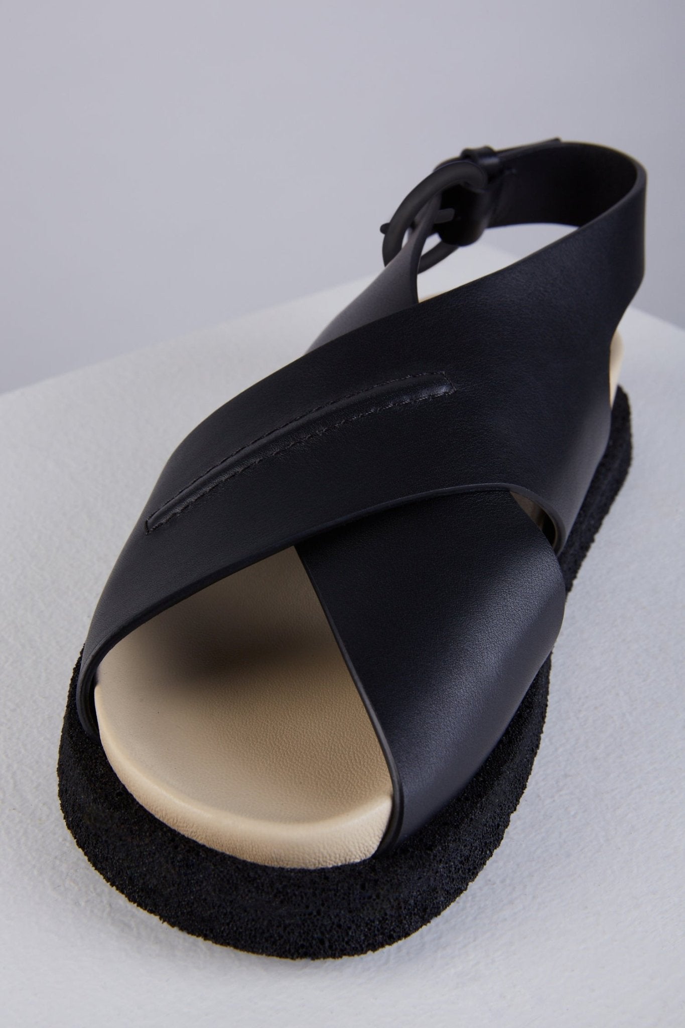 Nervi Fussbett Slingbacks in Nero - NERFSL1