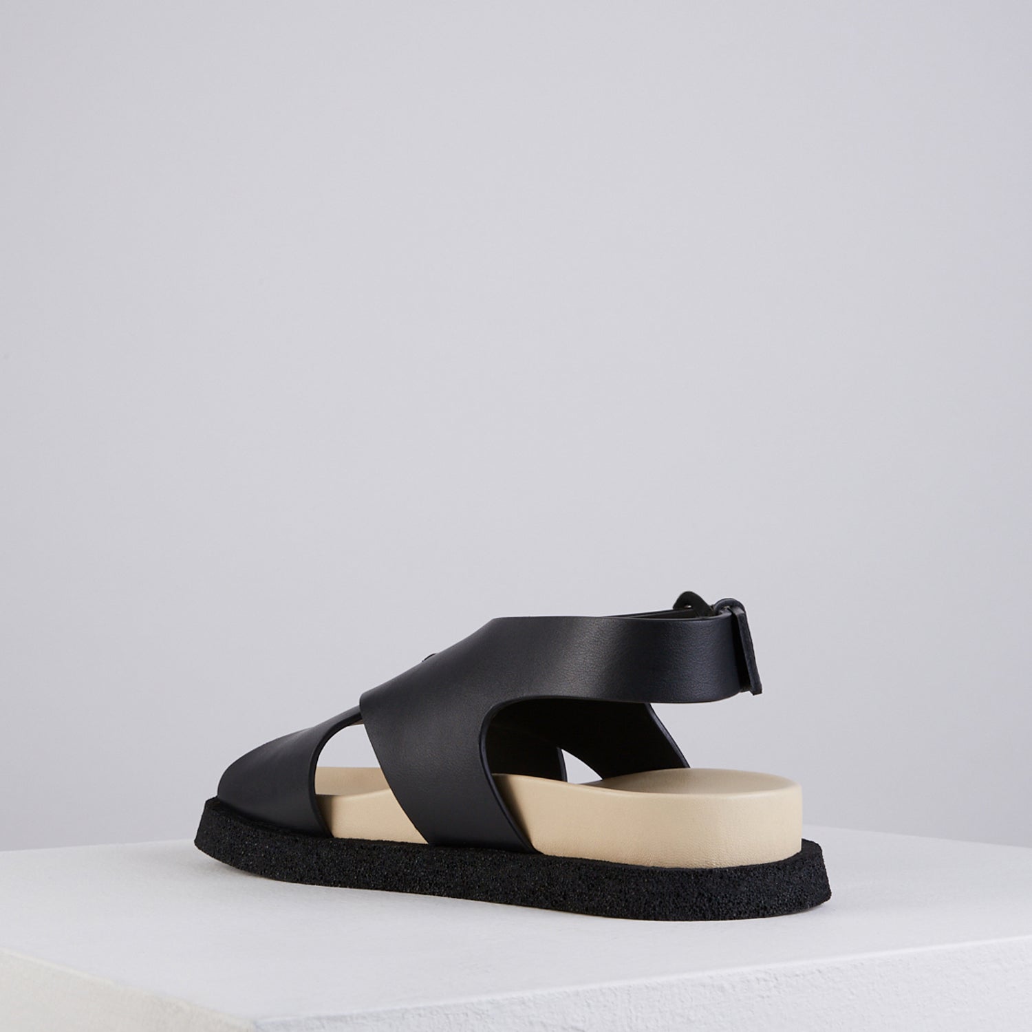 Nervi Fussbett Slingbacks in Nero - NERFSL1