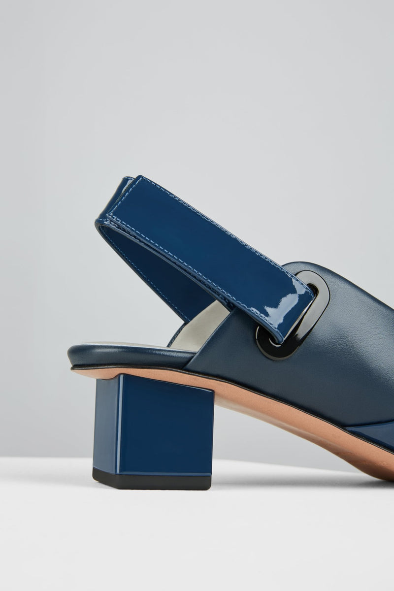 Load image into Gallery viewer, Onda Slingback in Midnight - ONDSL2