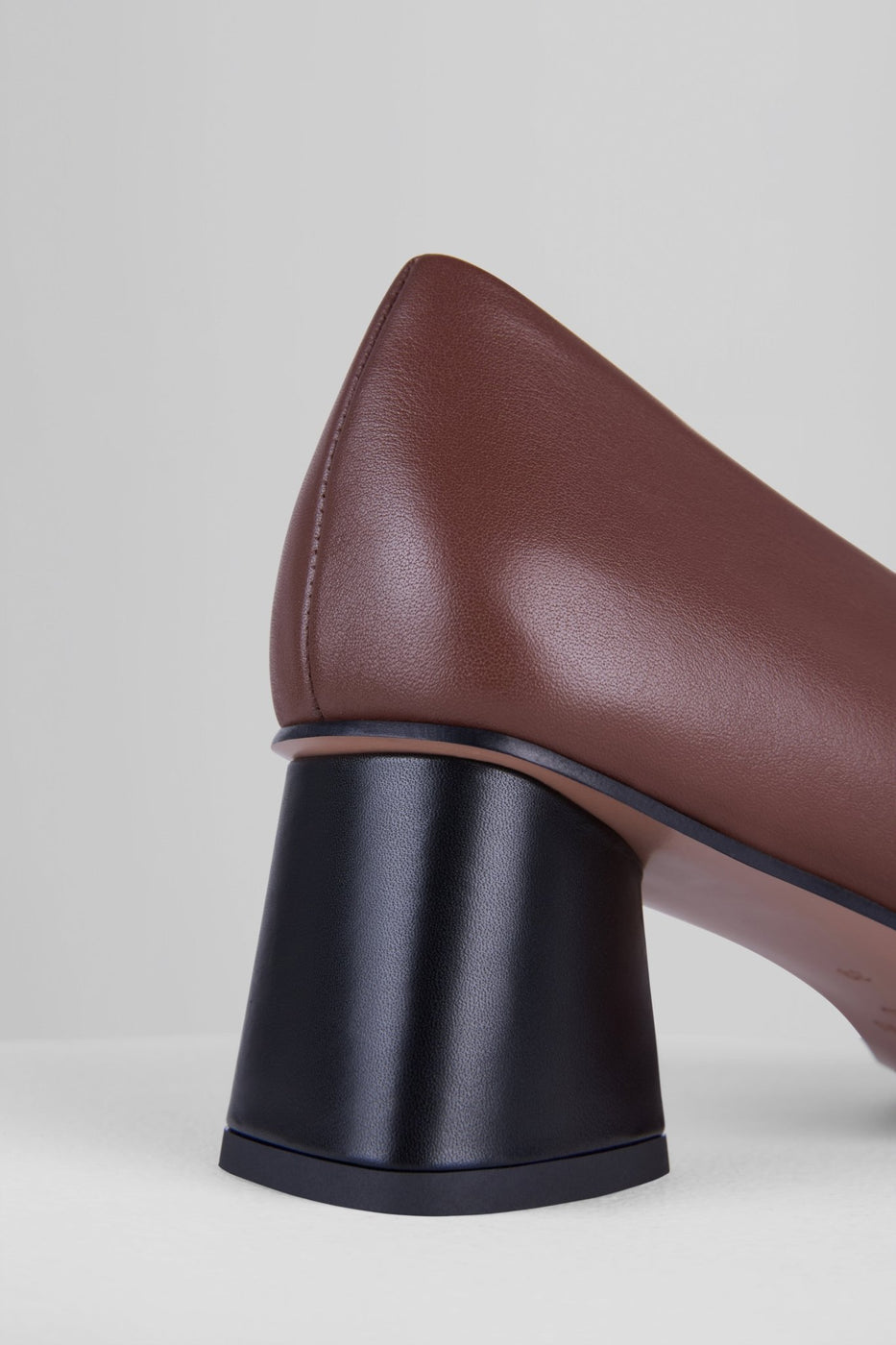 Carica l'immagine nel visualizzatore di Gallery, Spacco Pumps in Bruciato Nero - SPACP2