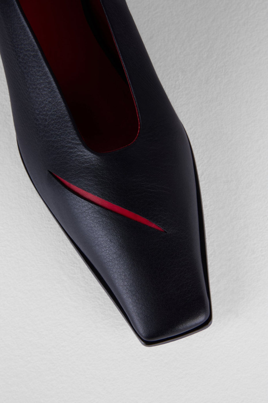 Carica l'immagine nel visualizzatore di Gallery, Spacco Pumps in Nero - SPACP1