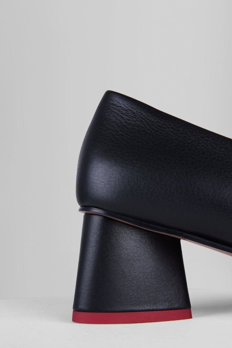 Carica l'immagine nel visualizzatore di Gallery, Spacco Pumps in Nero - SPACP1