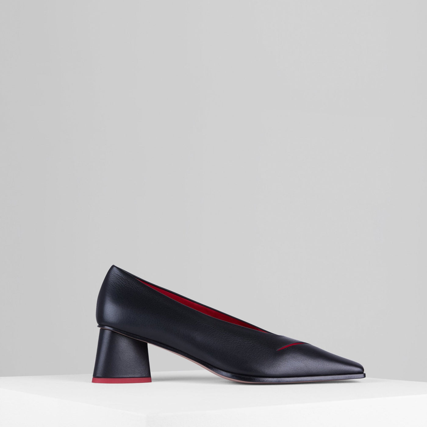 Carica l'immagine nel visualizzatore di Gallery, Spacco Pumps in Nero - SPACP1