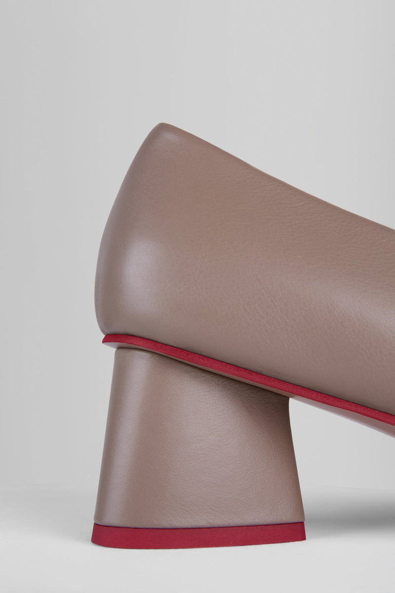 Load image into Gallery viewer, Spacco Pumps in Taupe - SPACP3