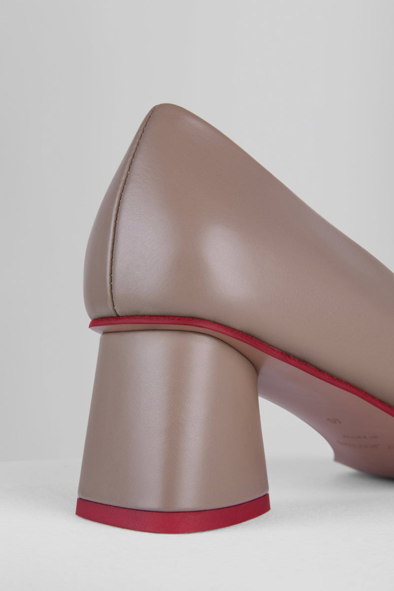 Load image into Gallery viewer, Spacco Pumps in Taupe - SPACP3