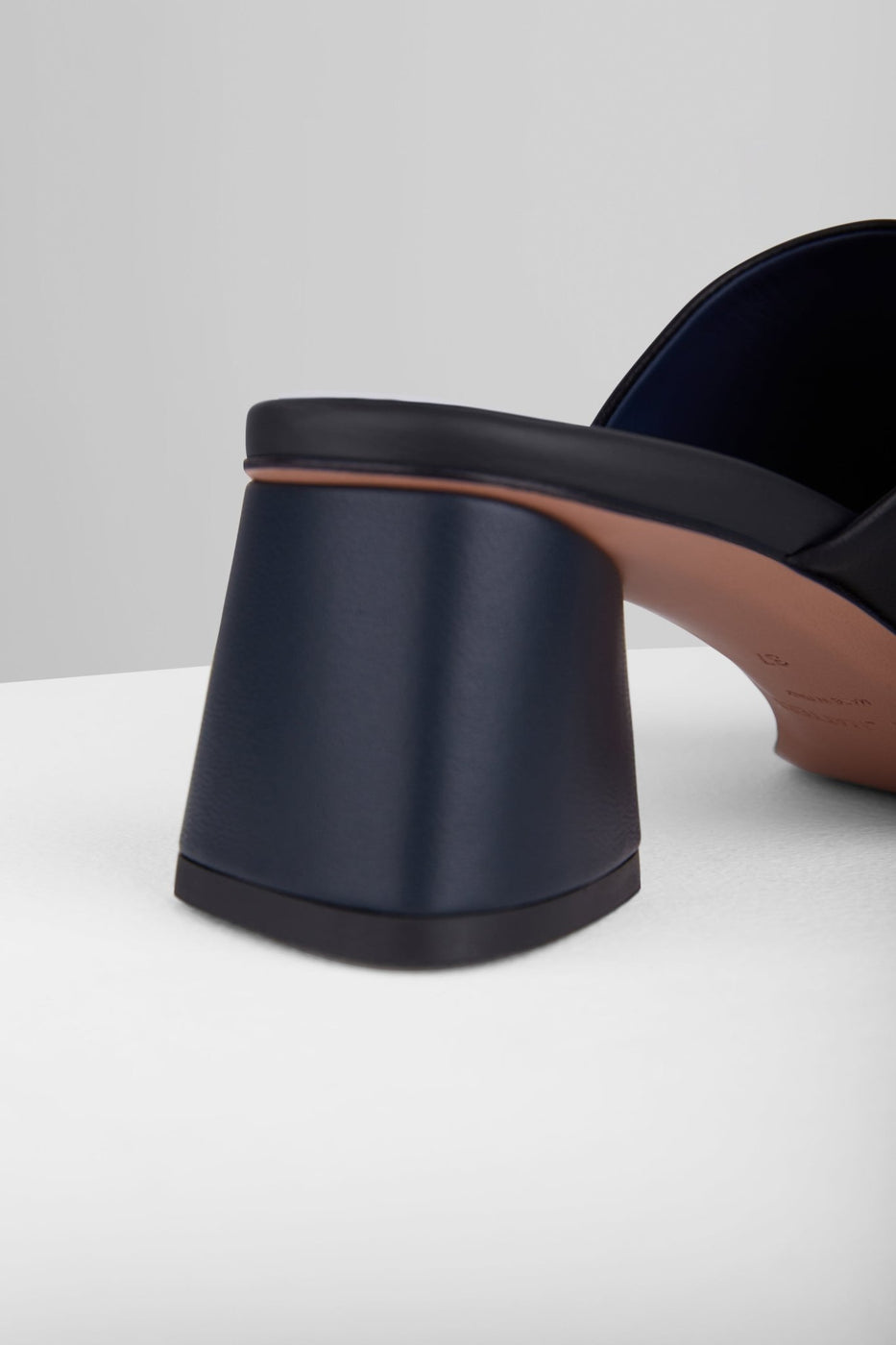 Load image into Gallery viewer, Spacco Sandals in Nero - SPACS1