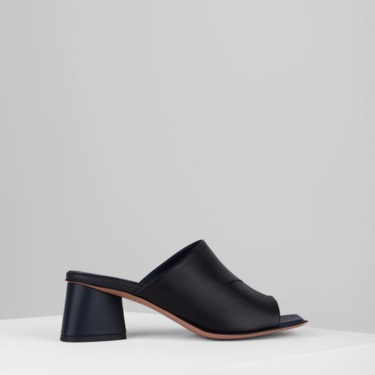 Spacco Sandals in Nero - SPACS1