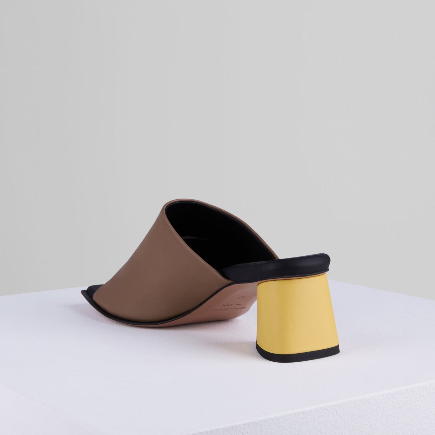 Carica l'immagine nel visualizzatore di Gallery, Spacco Sandals in Taupe Sole - SPACS3