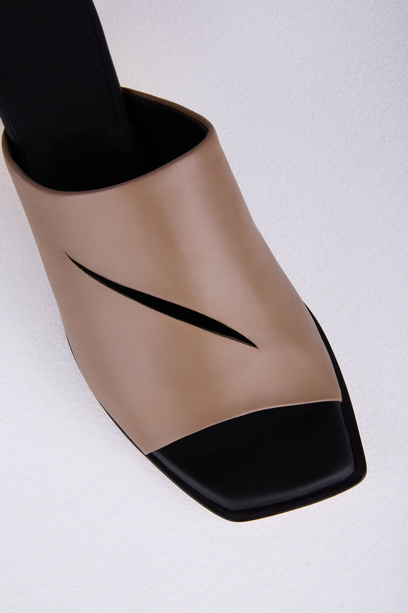 Carica l'immagine nel visualizzatore di Gallery, Spacco Sandals in Taupe Sole - SPACS3