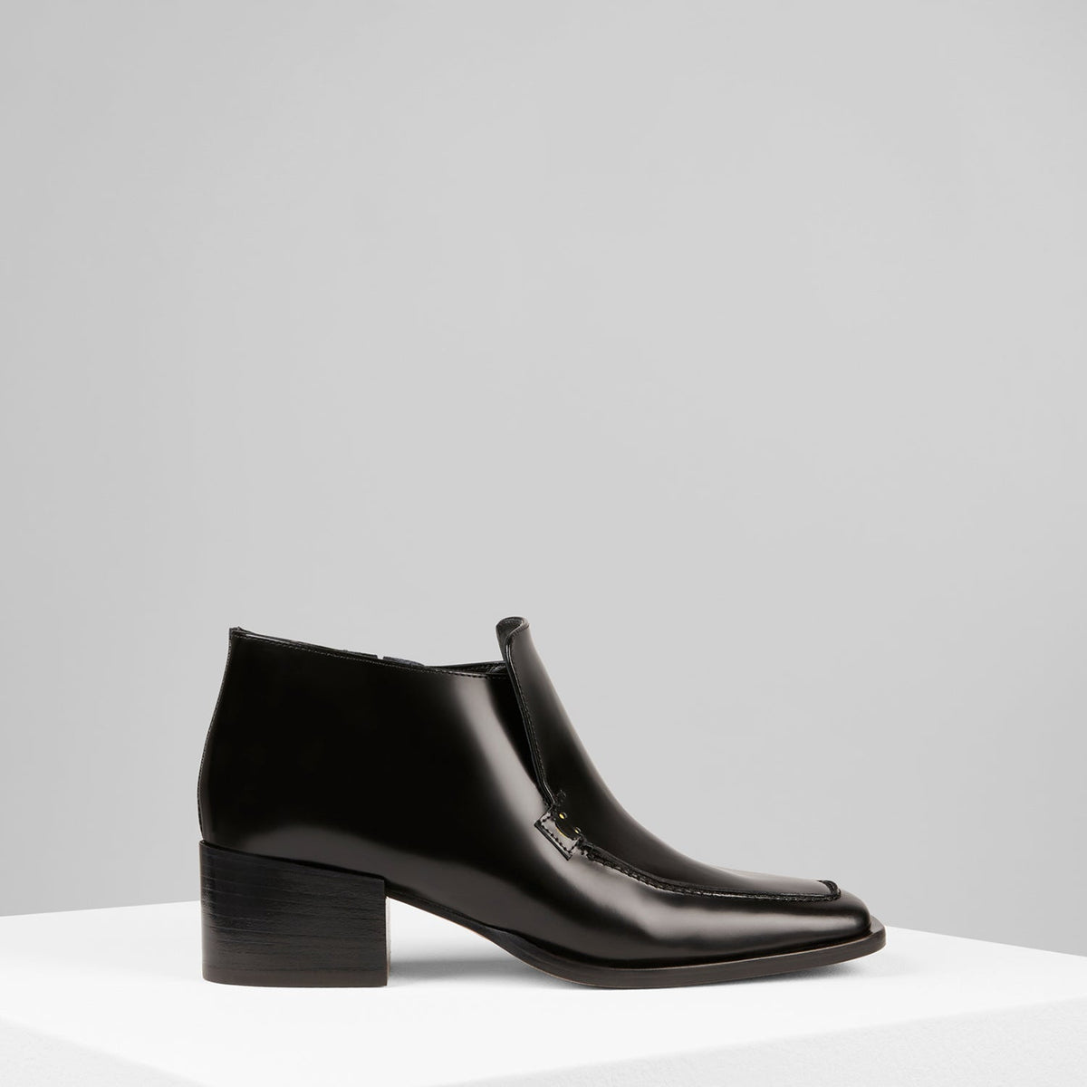 Zoe Bootie in Nero Spazzolato - ZOE40B1