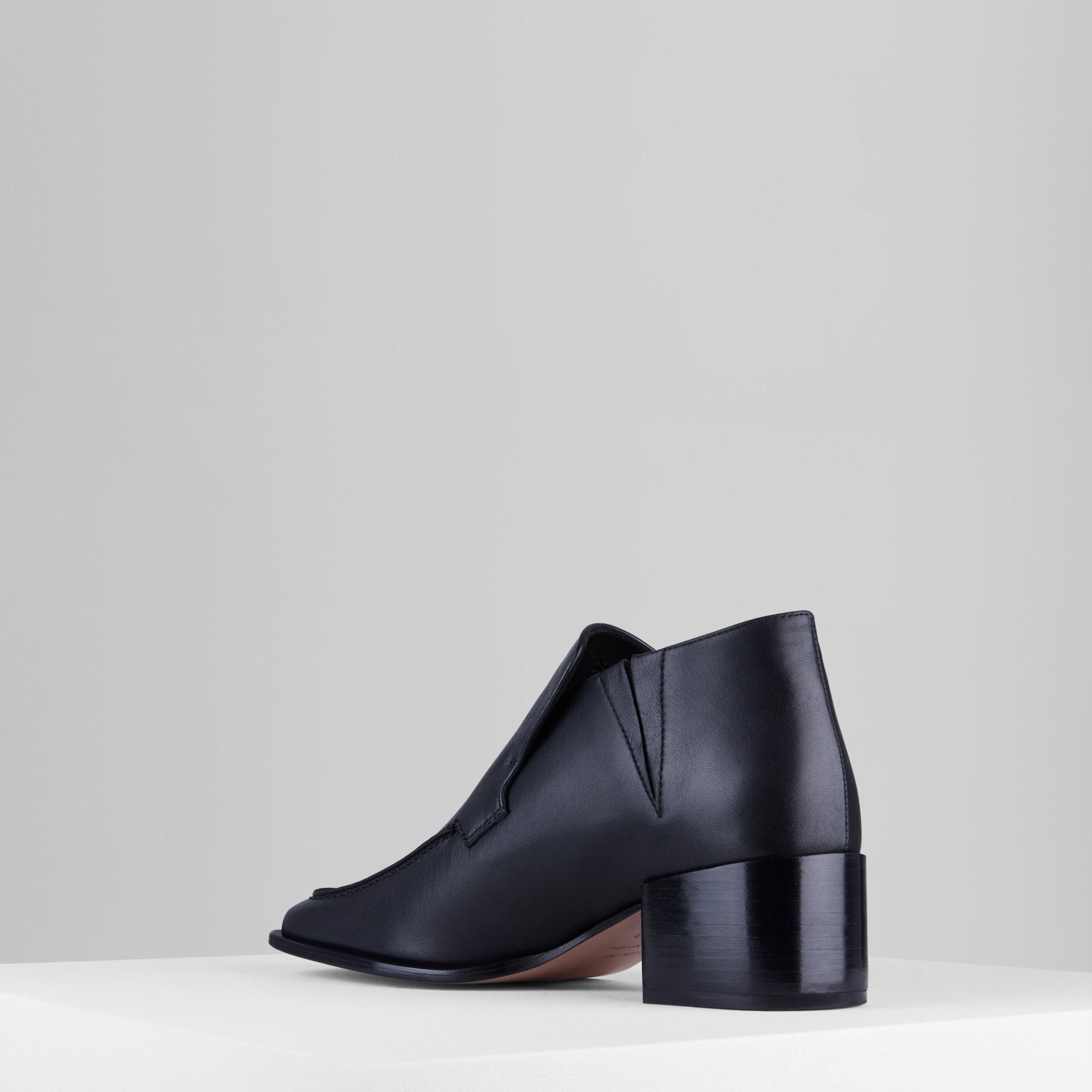 Zoe Bootie in Nero Vitello - ZOE40B2