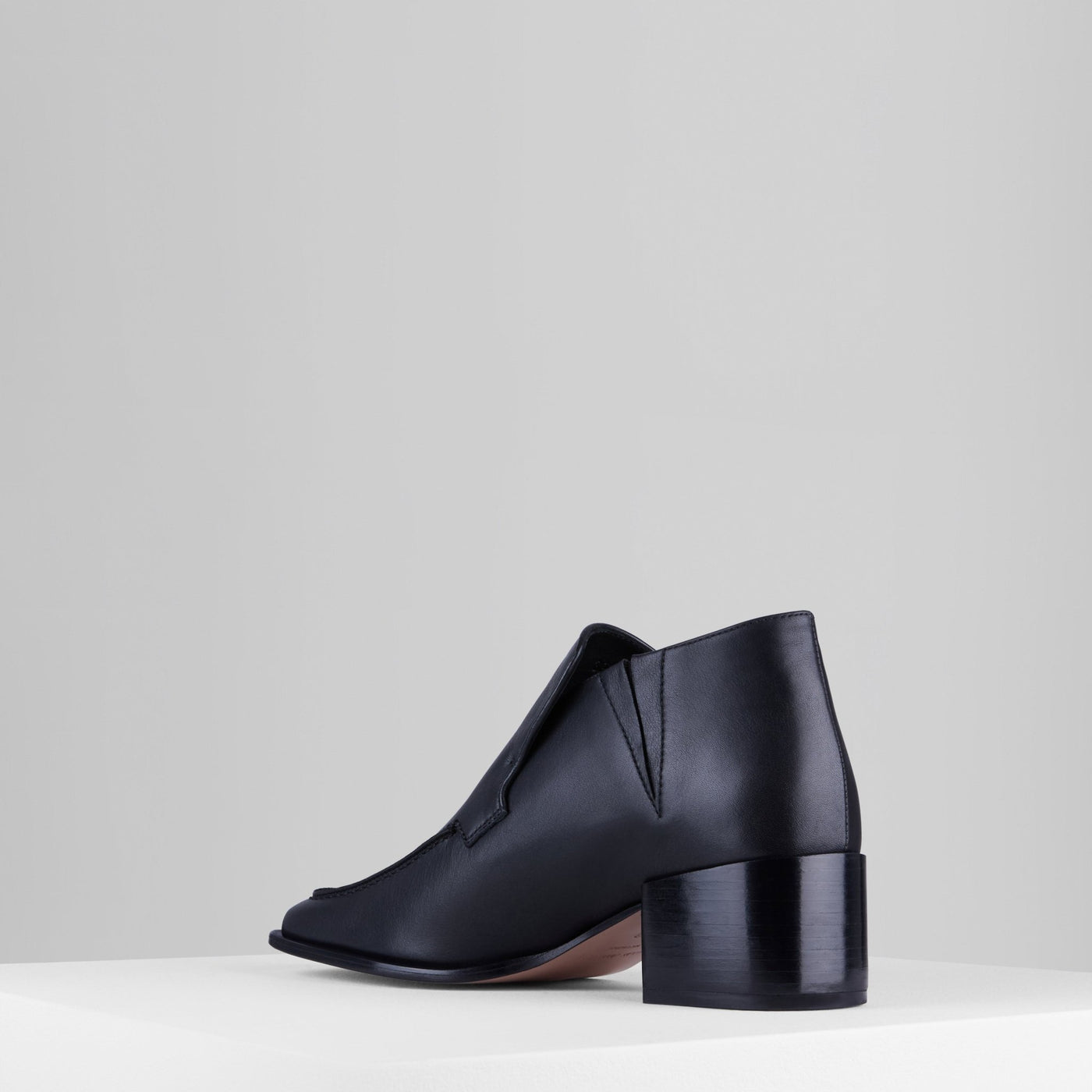 Load image into Gallery viewer, Zoe Bootie in Nero Vitello - ZOE40B2