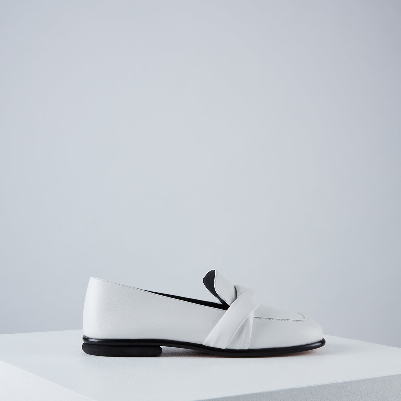 Load image into Gallery viewer, Emma Loafers Bianco