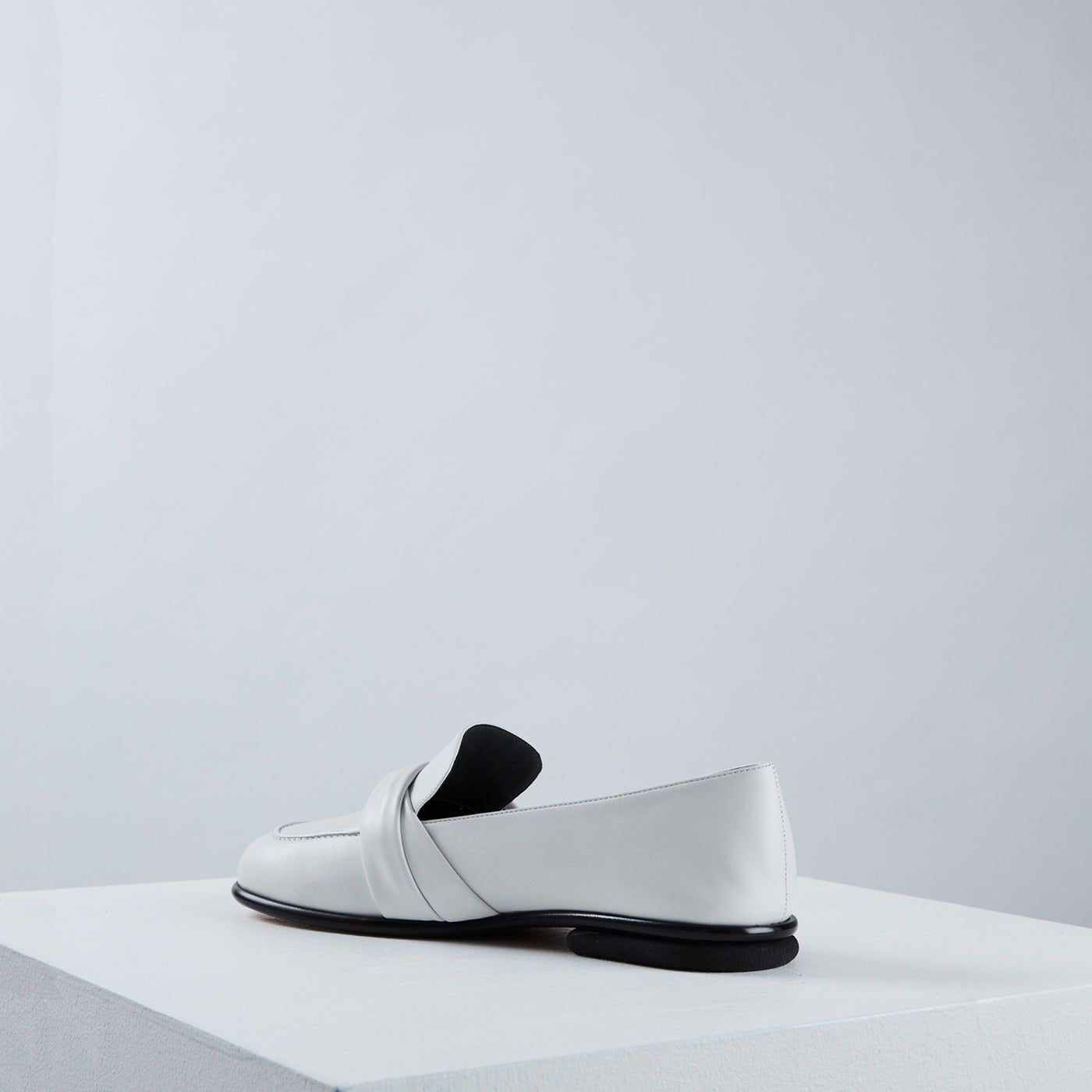 Load image into Gallery viewer, Emma Loafers Bianco
