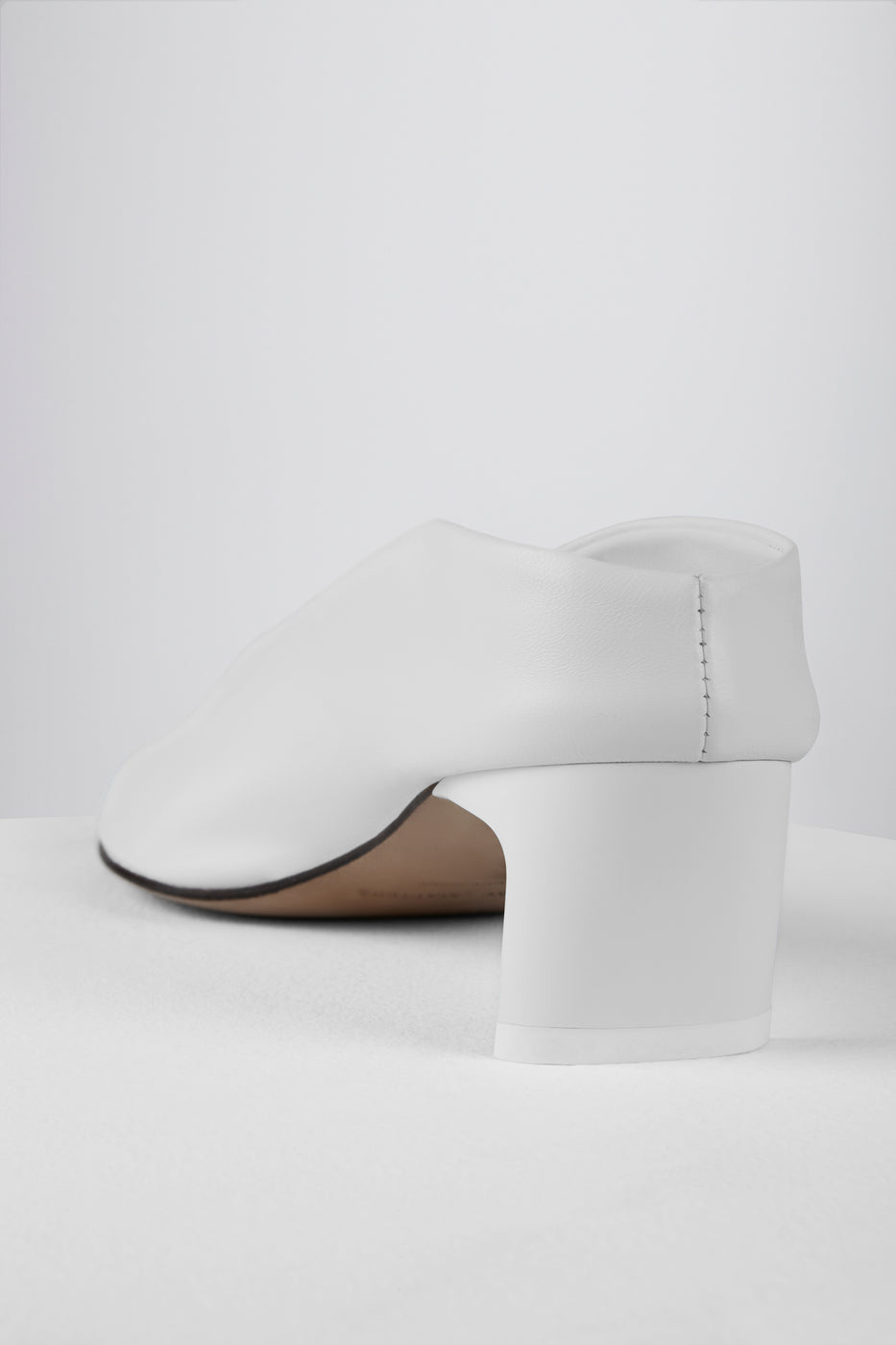 Load image into Gallery viewer, Clara Mules Bianco