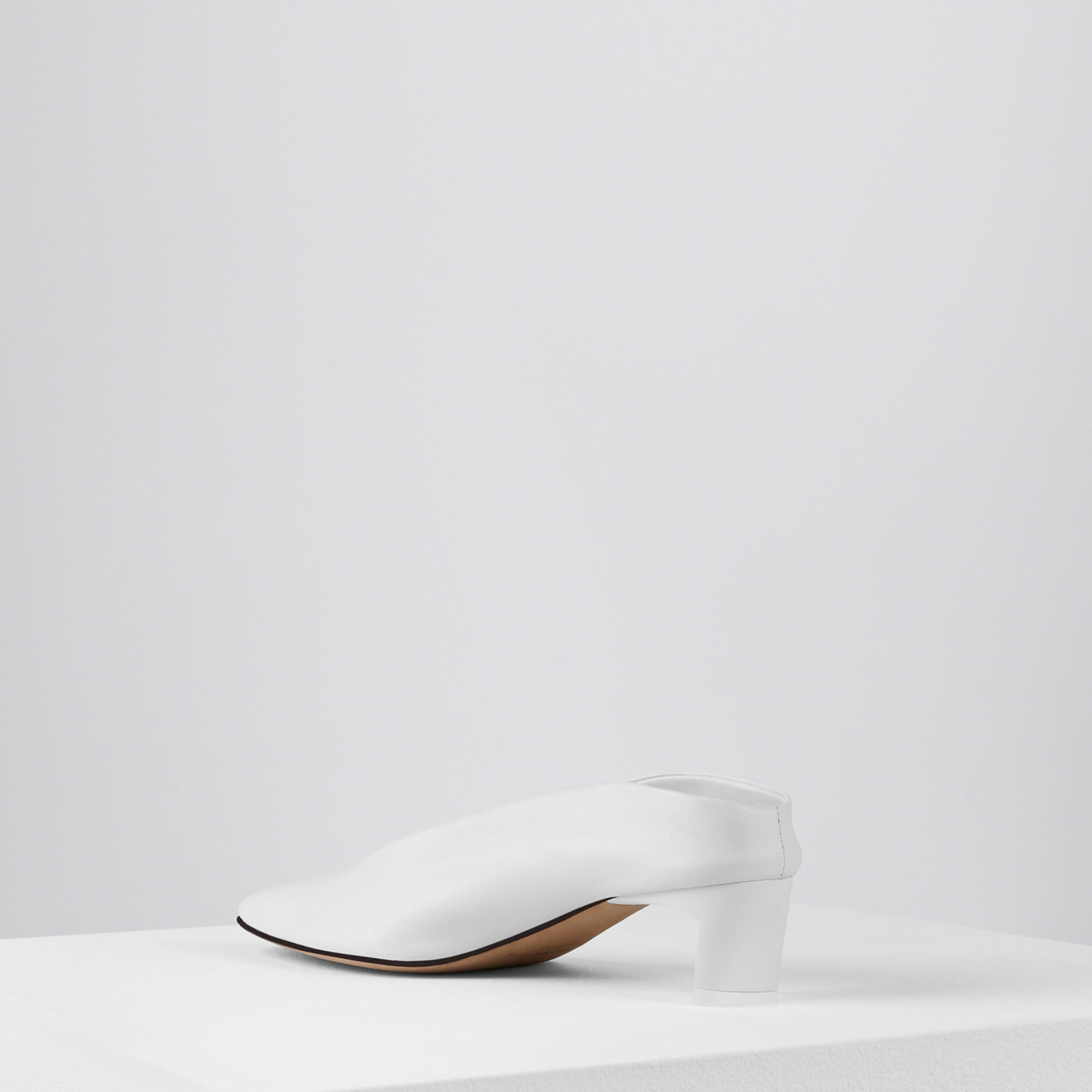 Load image into Gallery viewer, Clara Mules Bianco