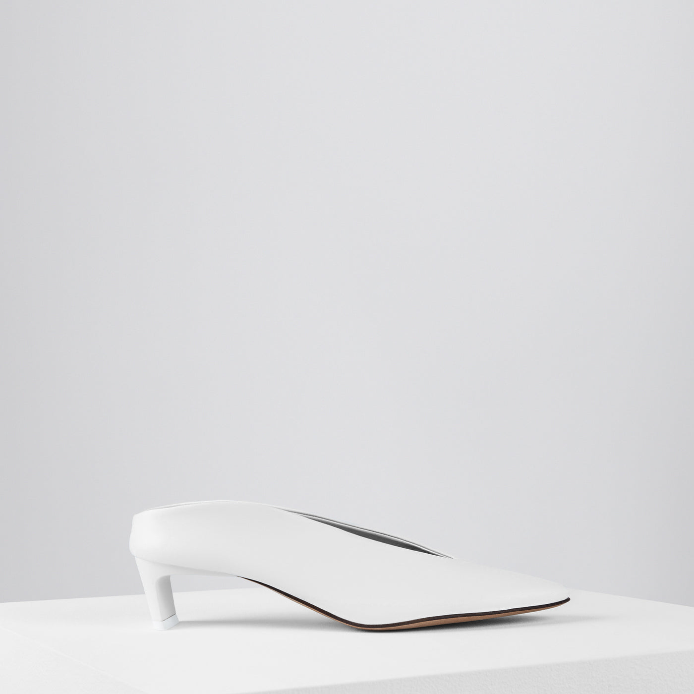 Load image into Gallery viewer, Clara Mules Bianco